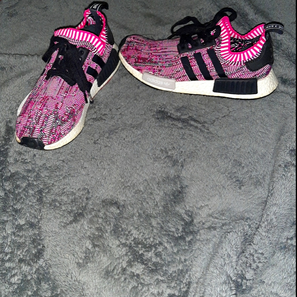 LIKE NEW ADIDAS NMD_R1 SHOES women's 9